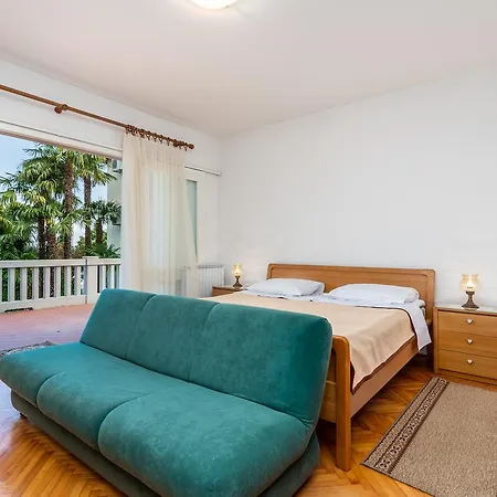 Rona Ani Apartment