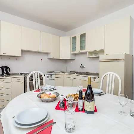 Apartment Rona Ani *